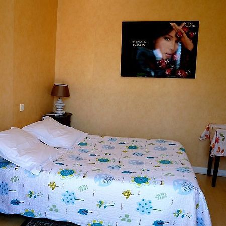 Hotel Le Mont Royal Реальмон Экстерьер фото