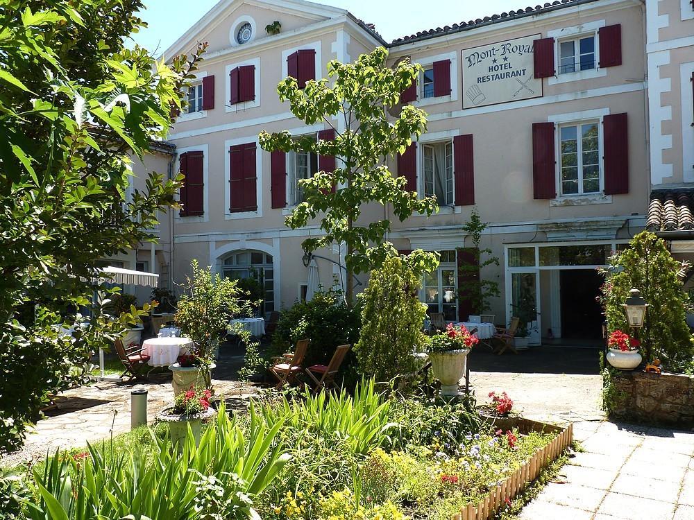 Hotel Le Mont Royal Реальмон Экстерьер фото